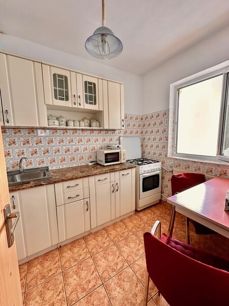 Str. Ramnicu Sarat, Calea Vitan apartament 3 camere decomandat